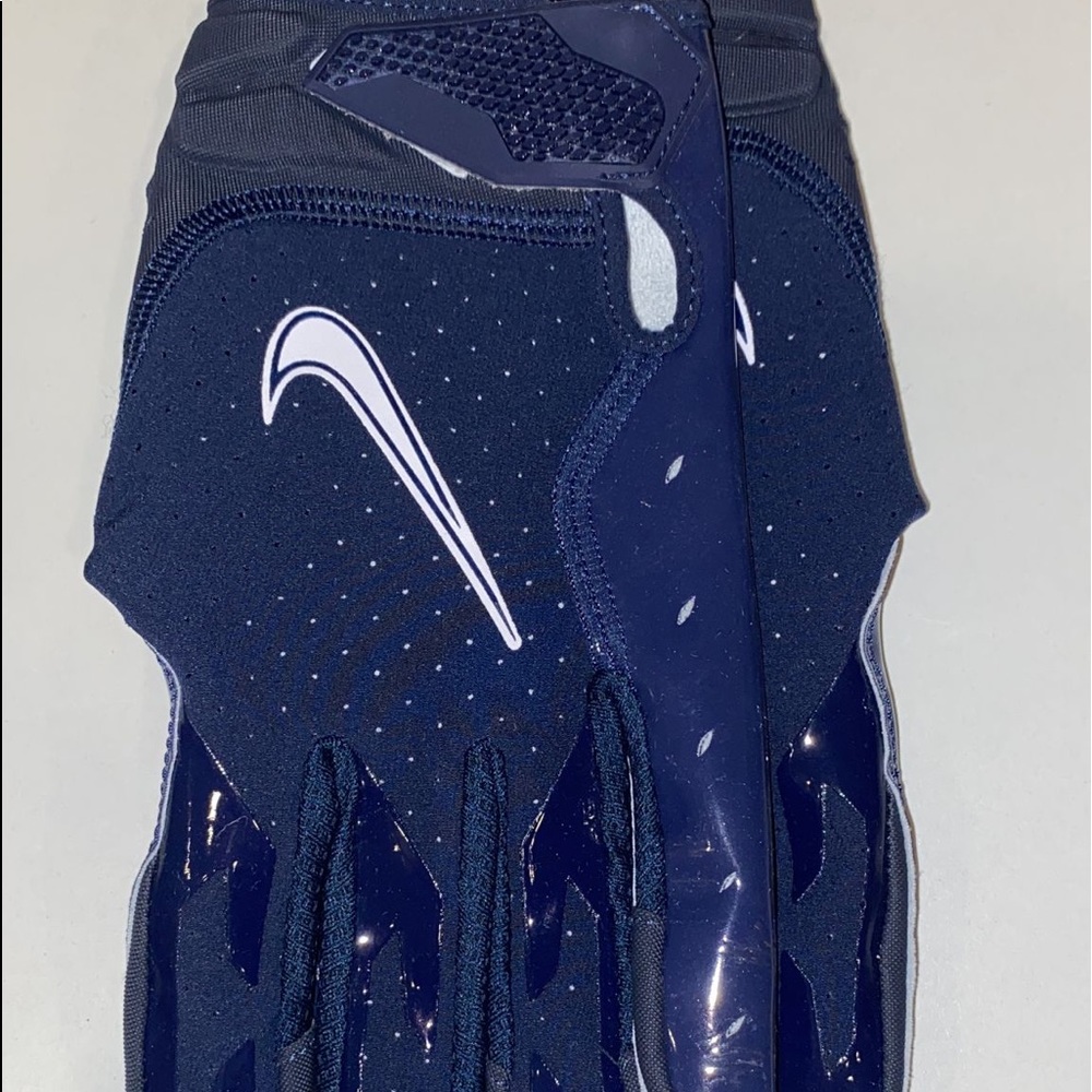 Nike gloves - Picture 2 of 7